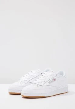 Reebok Classic Club C 85Sneakers BasseWhite/Light Grey Donna Sneakers RE011S06G-A11 14 Reebok Classic Club C 85Sneakers BasseWhite/Light Grey Donna Sneakers RE011S06G-A11 -Chic Scarpe Negozio f9f1bca023394d72b5b2c259d5070427