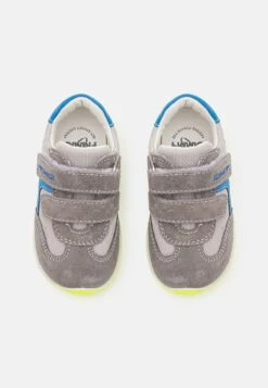 Primigi Sneakers BasseGrigio Bambini Scarpe PR314D039-K11 -Chic Scarpe Negozio fb56b39ae4314262b5c99f001af1dd05