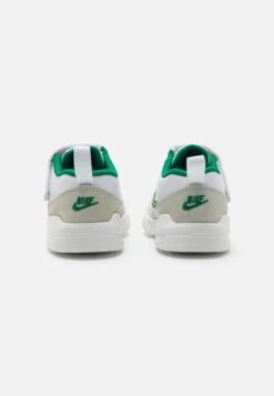 Jordan Stadium 90 UnisexSneakers BasseWhite/Clover/Sail/Black Bambini Sneakers JOC43A09Q-A11 -Chic Scarpe Negozio fd7ad3958c664fbc93d76ab6df843119