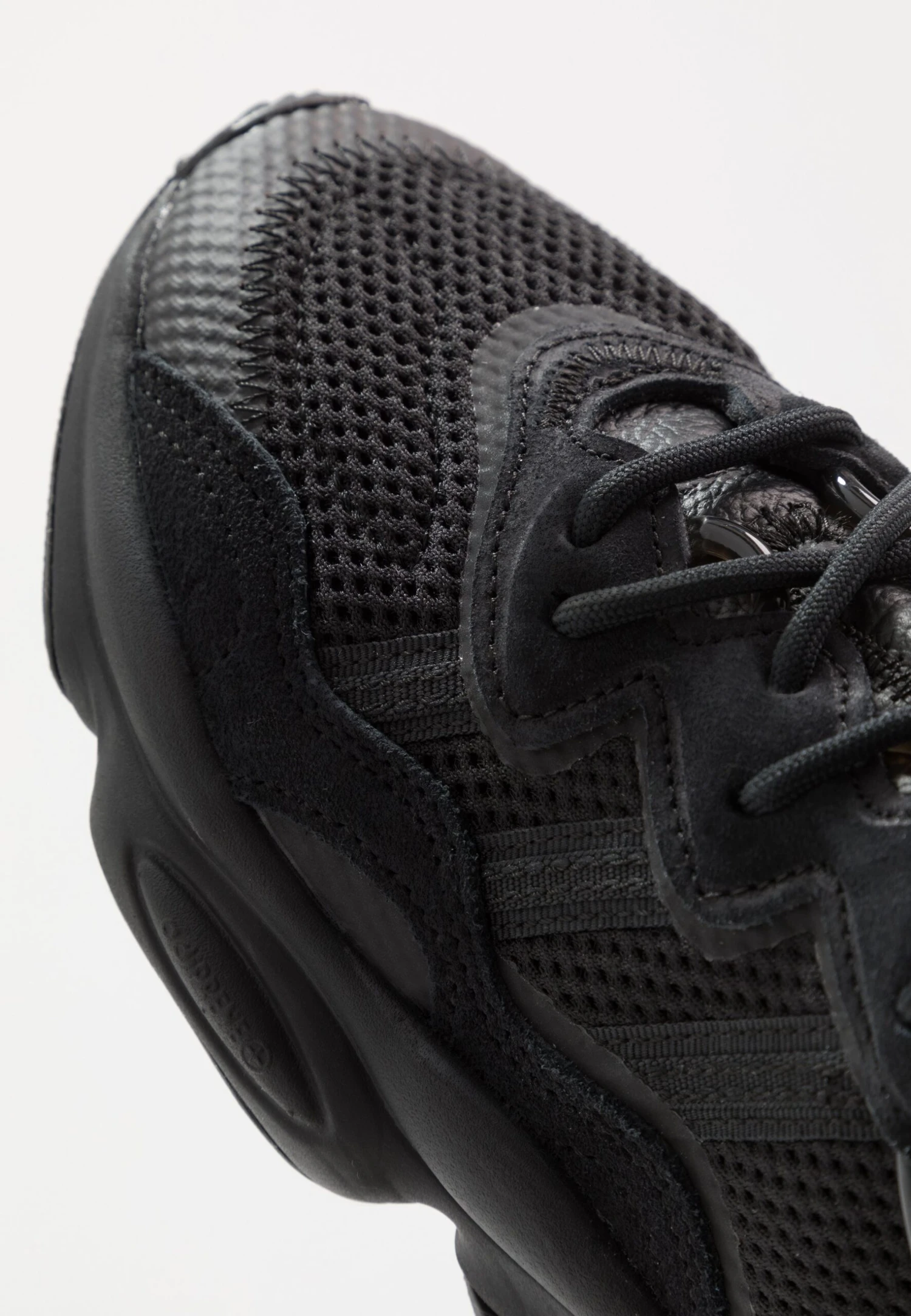 Adidas Originals Ozweego - Sneakers Basse - Core Black/Trace Grey Metallic 3 Adidas Originals Ozweego - Sneakers Basse - Core Black/Trace Grey Metallic - immagine 3